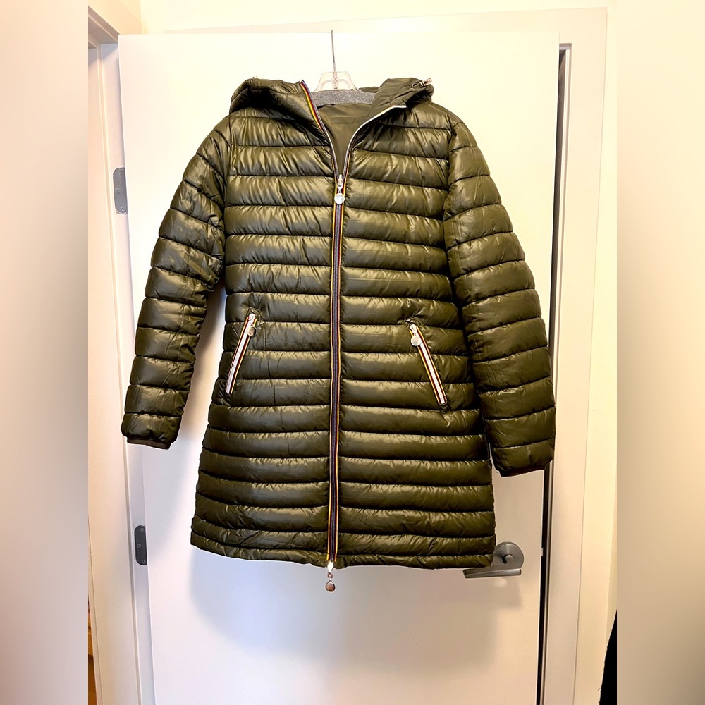 Reversible puff jacket. Size medium. Olive green.